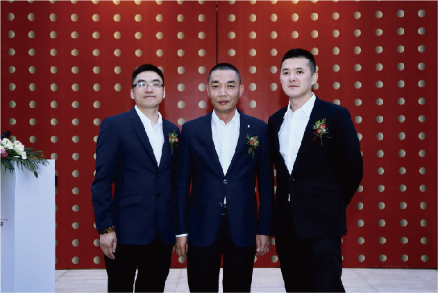 1527084151824898.jpg 领导.jpg